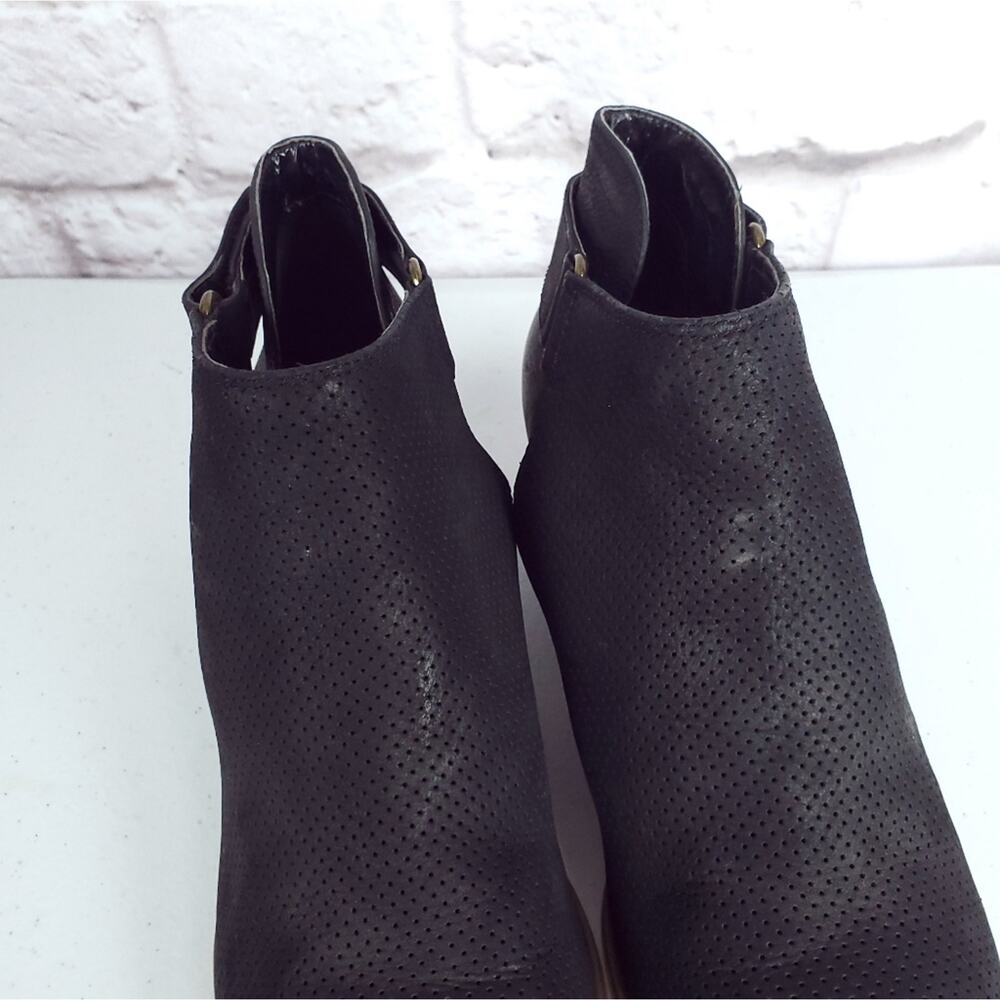 Caslon 7.5 black booties suede perforated - Picture 7 of 11